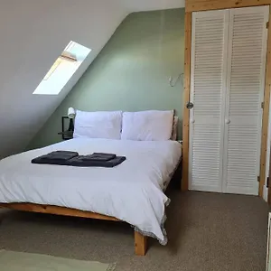 Holiday home 6 En-suite Bedrooms; Garden; Driveway;pet Friendly, Bournemouth